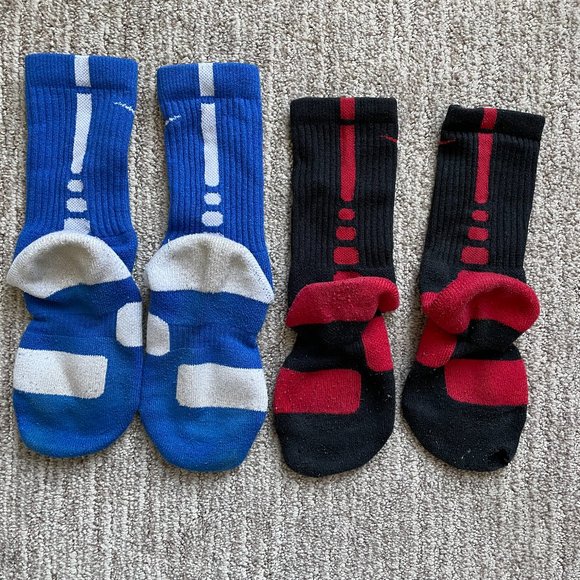 Lot of 2 pairs Men's Small 4-6 Nike Hyper Elite Basketball Crew Socks Blue Red - Picture 2 of 3